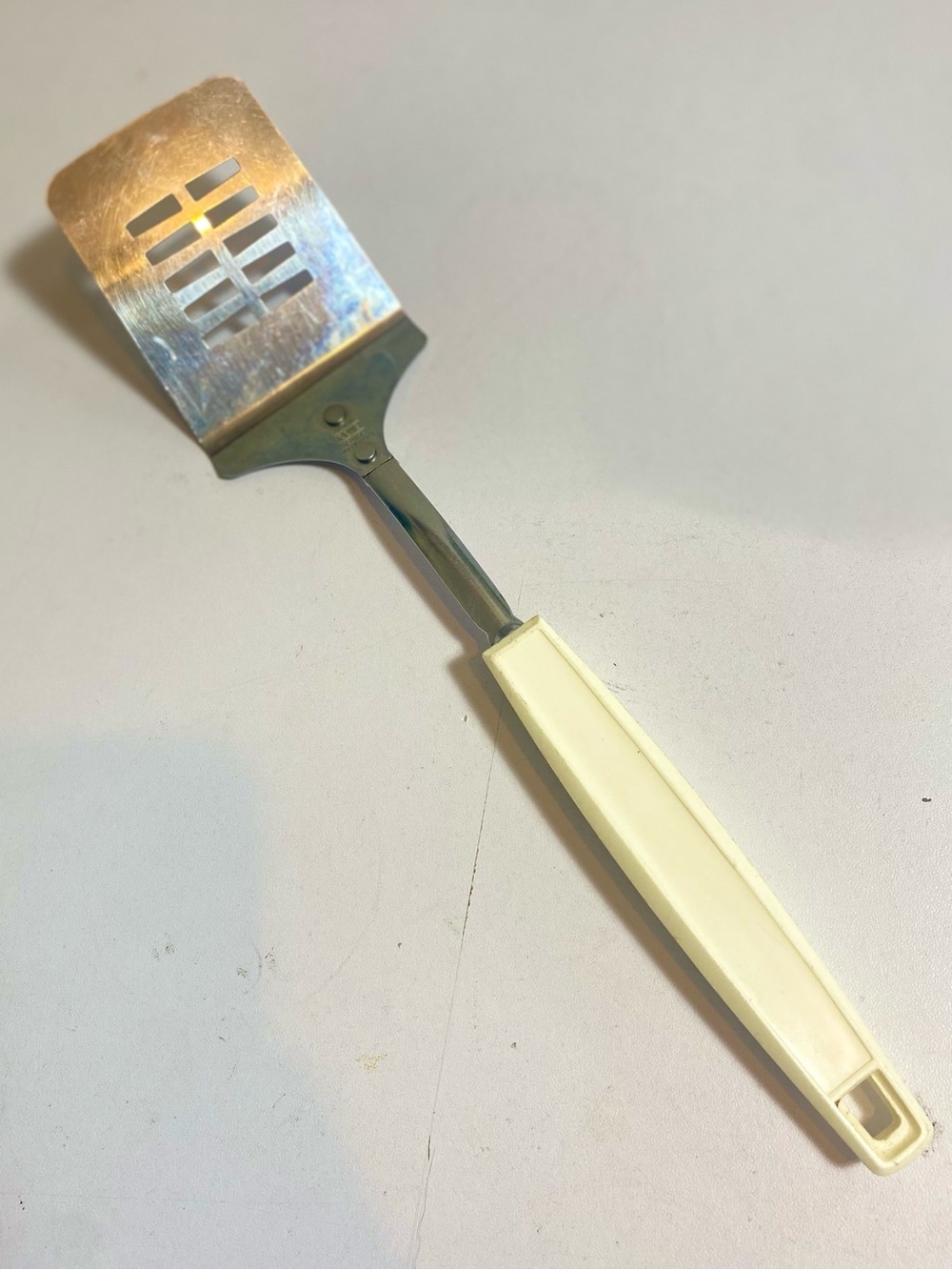 Vintage EKCO Slotted Turner Spatula Cream Handle USA Kitchen Utensil